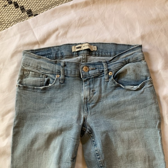 Gently Loved Skinny Levis Jeans - Picture 4 of 6